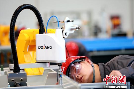 眾為興登陸第三屆工業(yè)機(jī)器人“國(guó)賽” 眾為興登陸第三屆工業(yè)機(jī)器人“國(guó)賽”